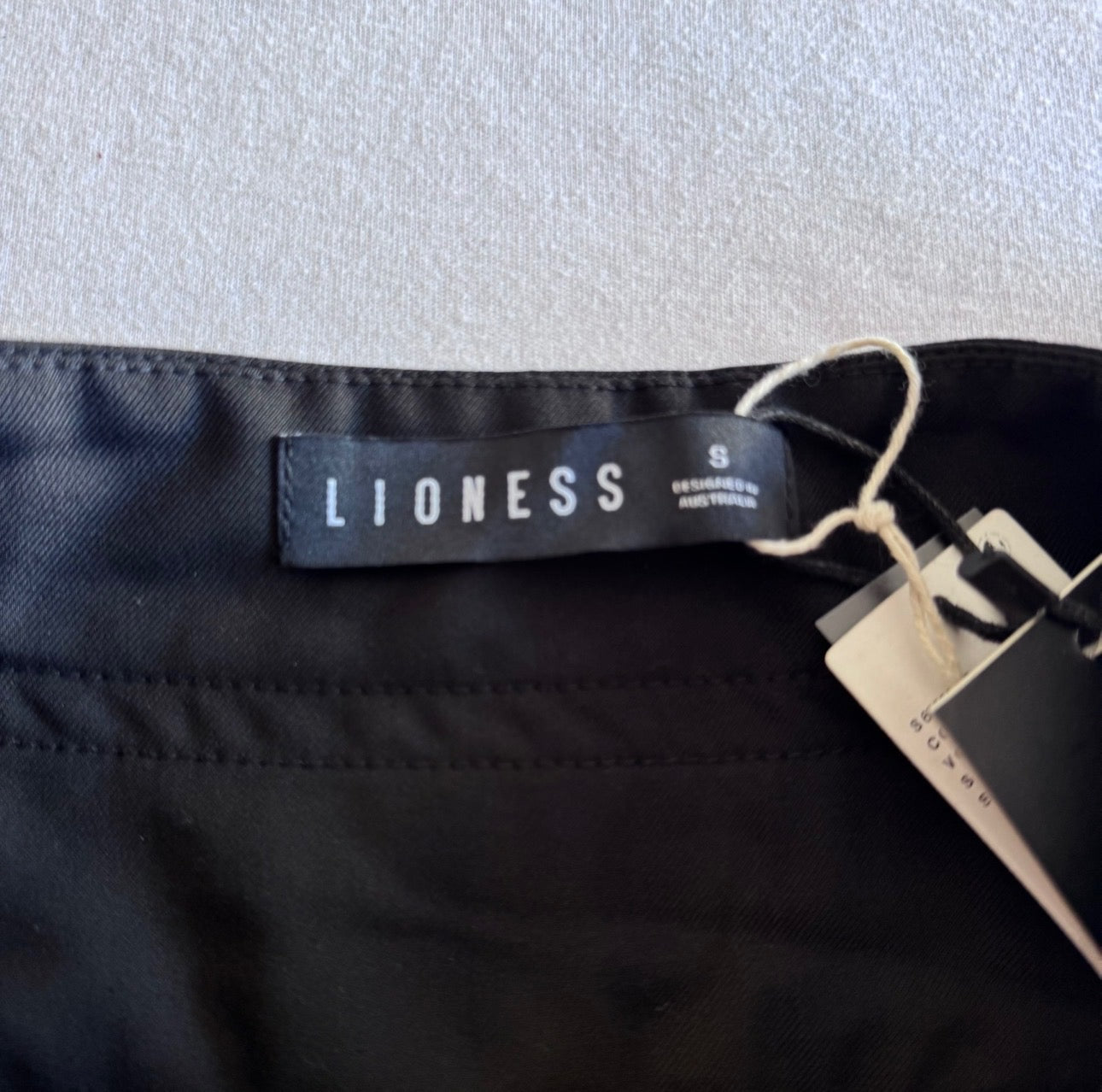 Black Buckle Zipper Mini Pleated Skirt