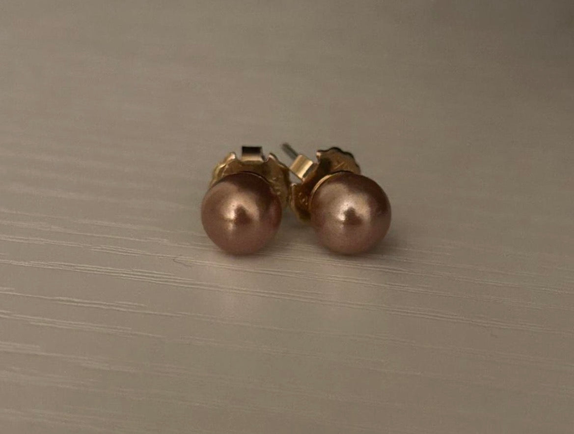 Avon 1990s / 2000s NWOT Deadstock Chocolate Pearl Stud Earrings