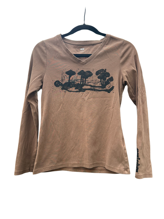 brown uniqlo long sleeve