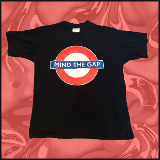 black/red/blue "mind the gap" oversized graphic tee