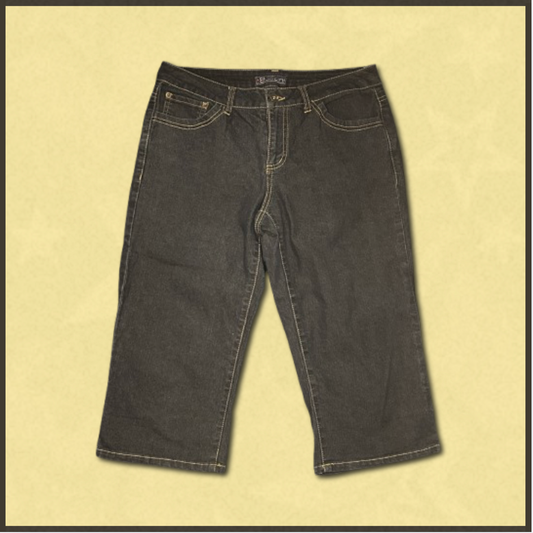 dark-wash capri jeans