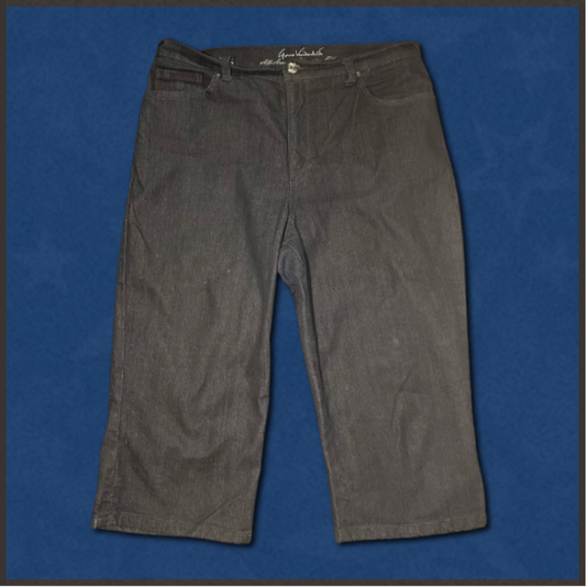 dark-wash capri jeans with blue/gem back pocket design
