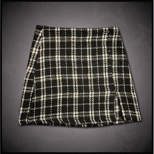 black + white pencil skirt with small slit design