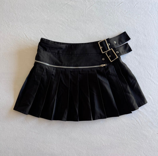 Black Buckle Zipper Mini Pleated Skirt