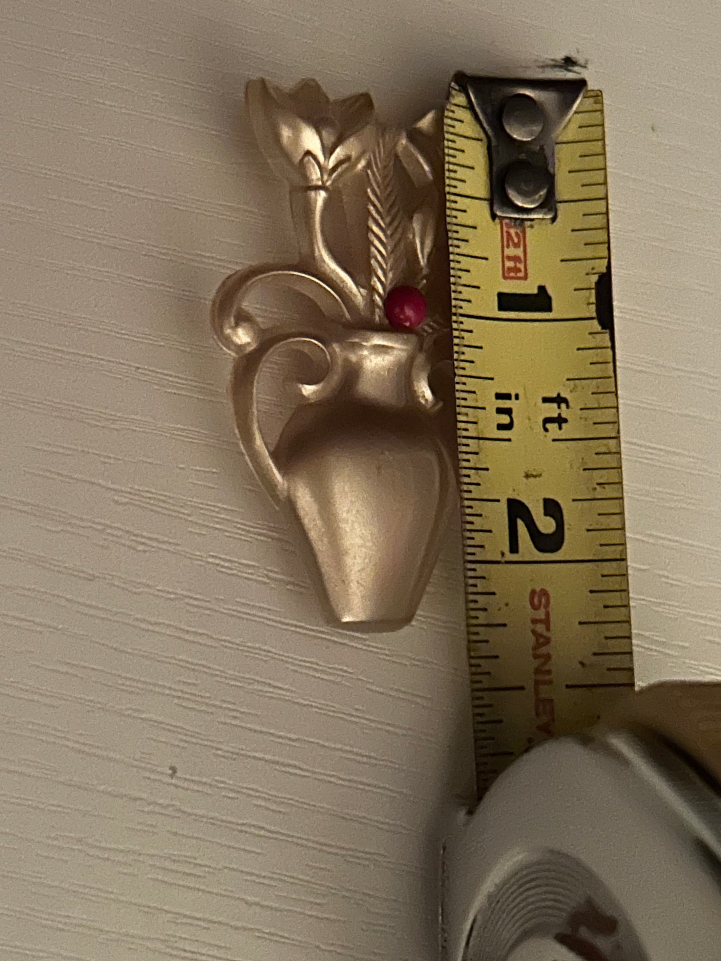 Antique 1930s / 1940s Floral Vase Brooch / Bag Pin