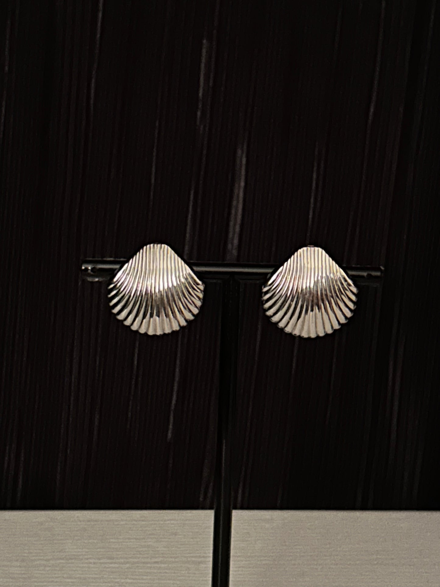 2000s Seashell Silver Clip-On Earrings
