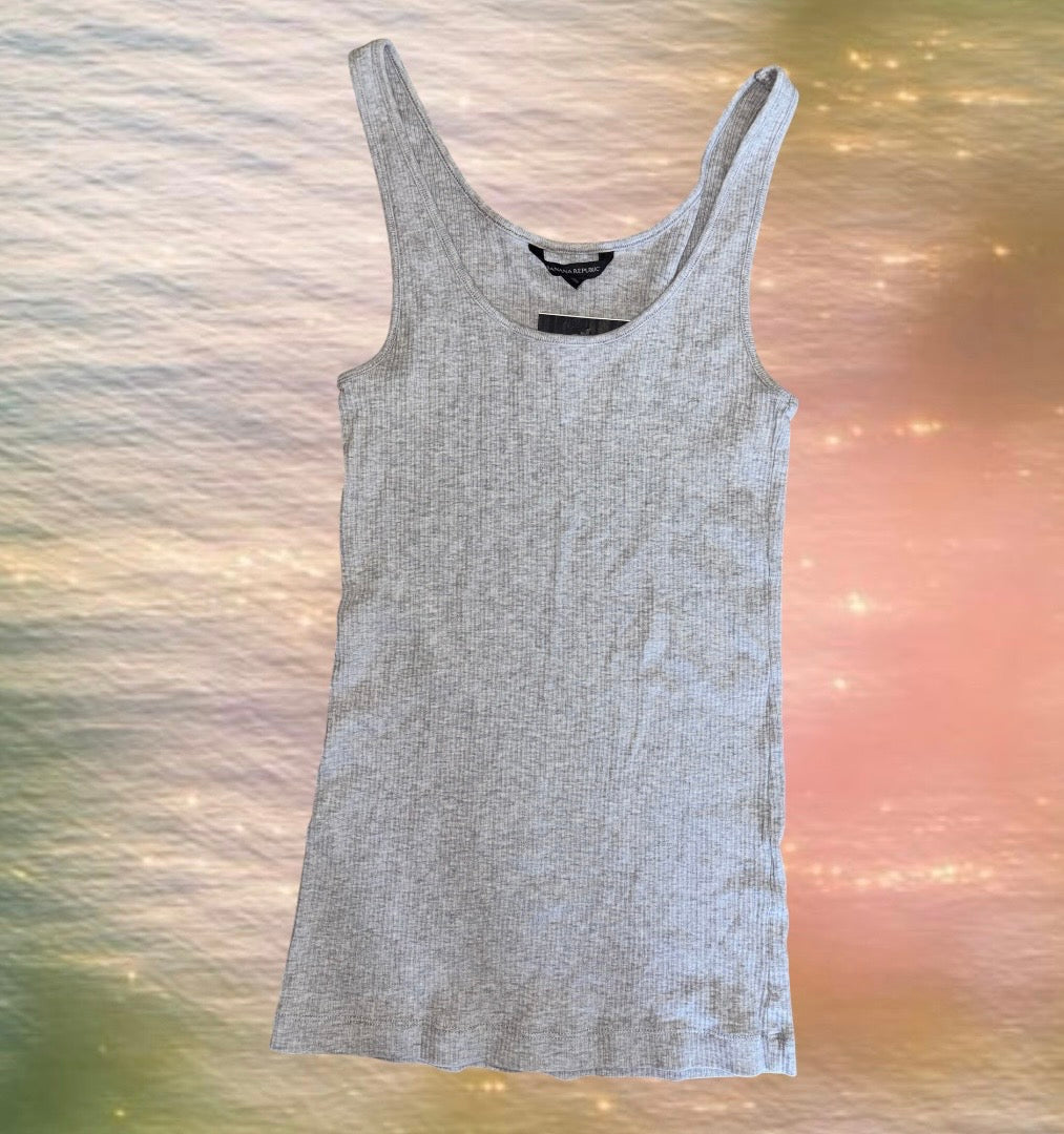 FItted Gray tank Top